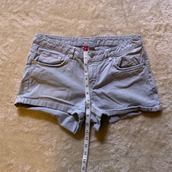 H&M Shorts - Picture 2 of 6